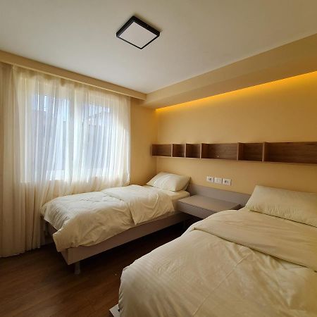 Adore - Modern Apartment Tirana Exteriör bild