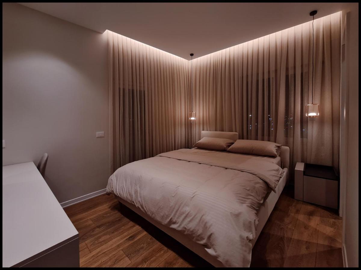 Adore - Modern Apartment Tirana Exteriör bild