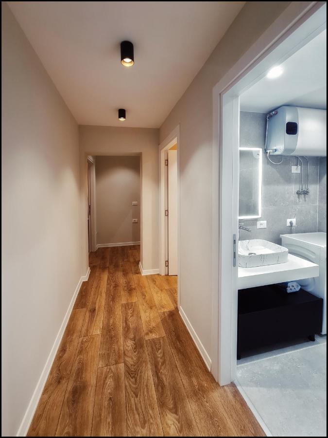 Adore - Modern Apartment Tirana Exteriör bild