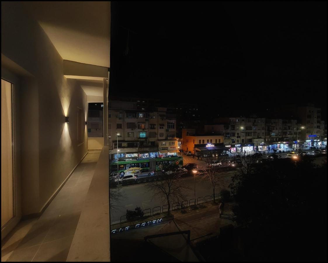 Adore - Modern Apartment Tirana Exteriör bild