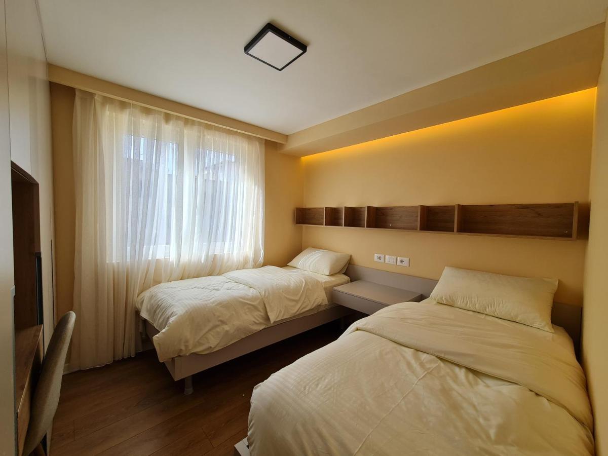 Adore - Modern Apartment Tirana Exteriör bild