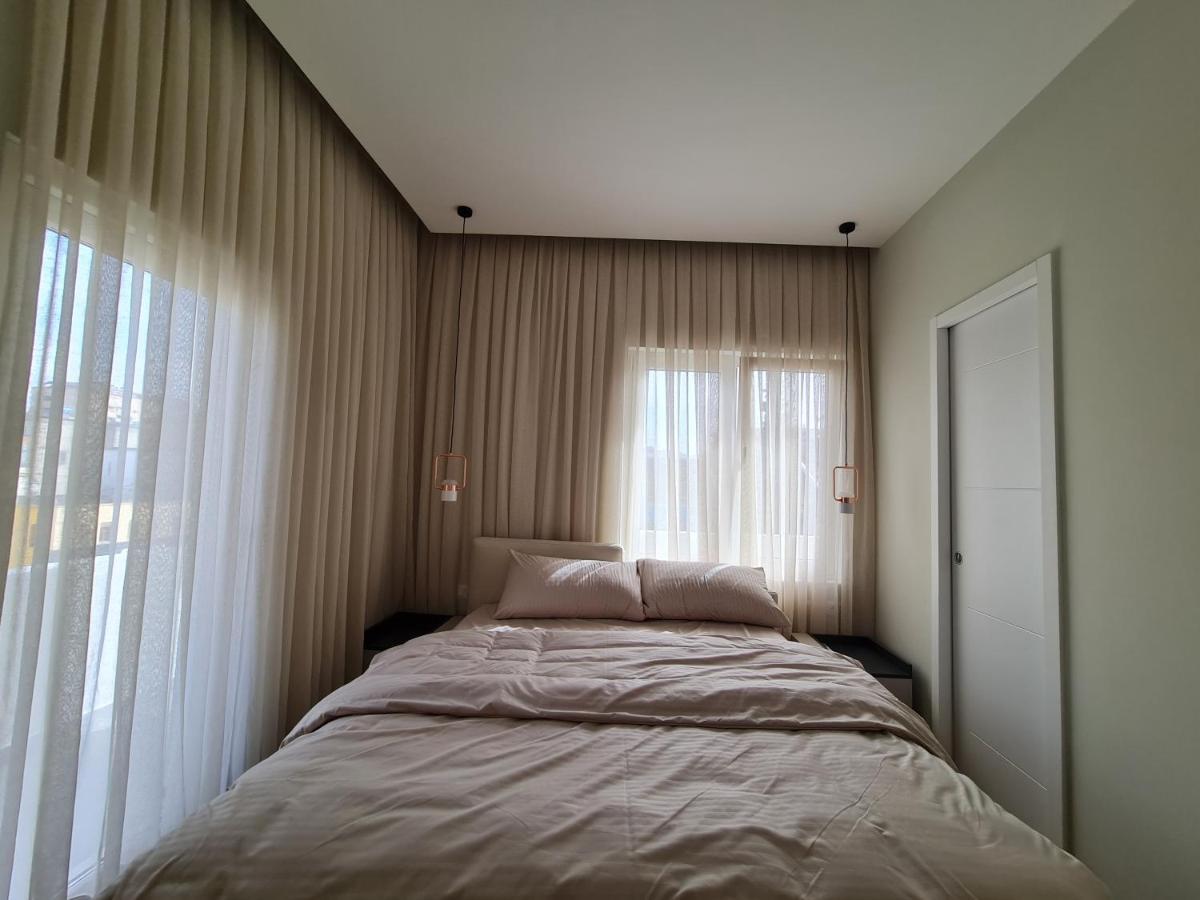 Adore - Modern Apartment Tirana Exteriör bild