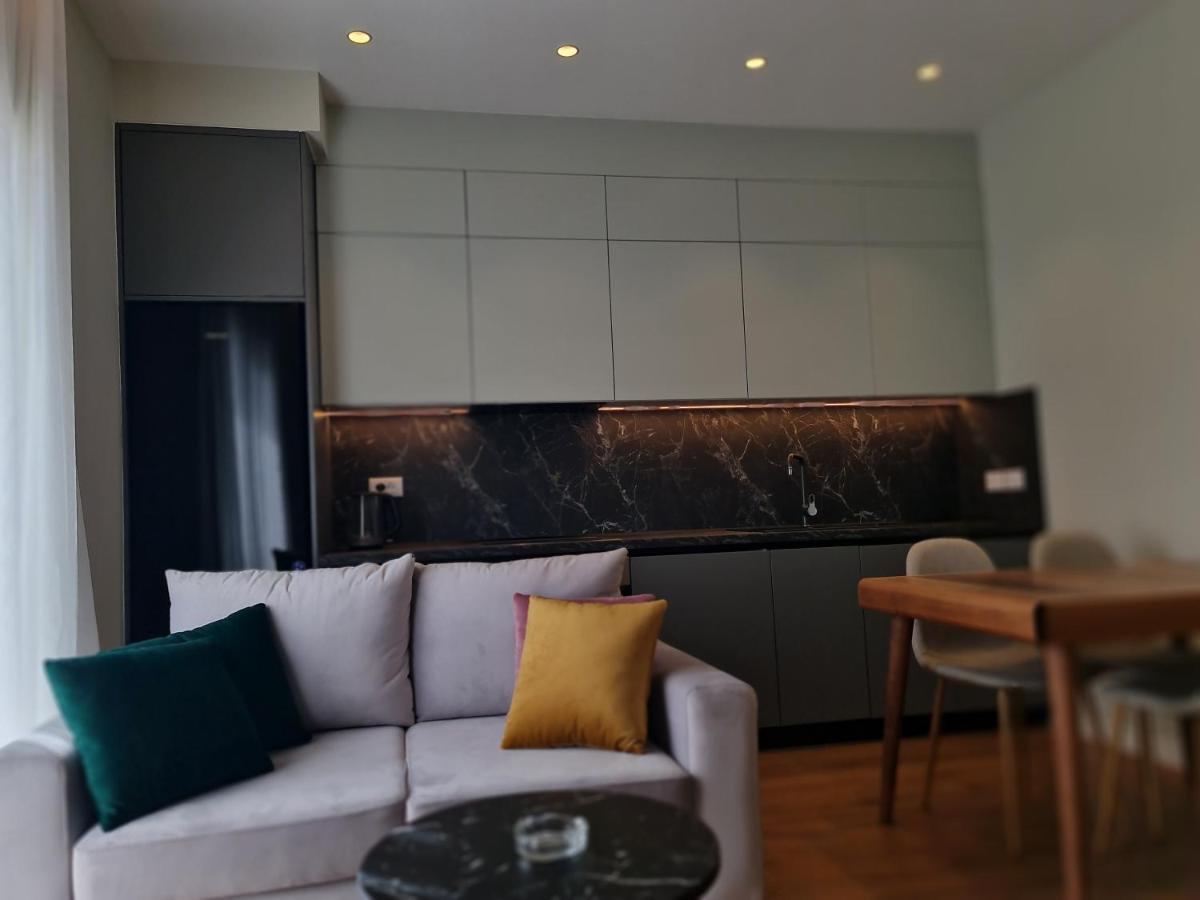 Adore - Modern Apartment Tirana Exteriör bild