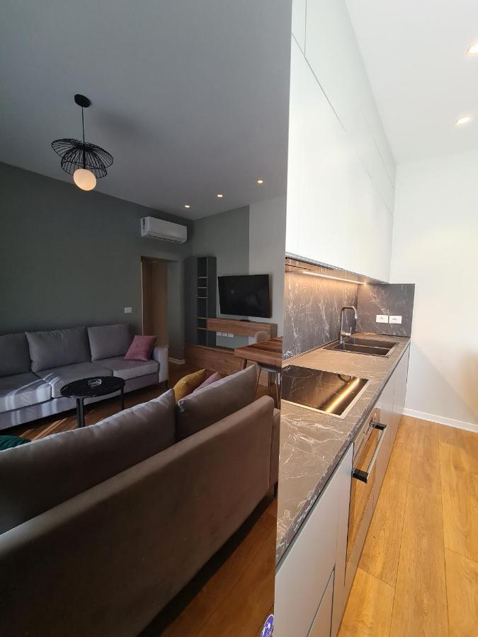 Adore - Modern Apartment Tirana Exteriör bild