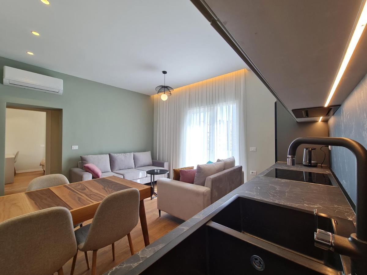 Adore - Modern Apartment Tirana Exteriör bild
