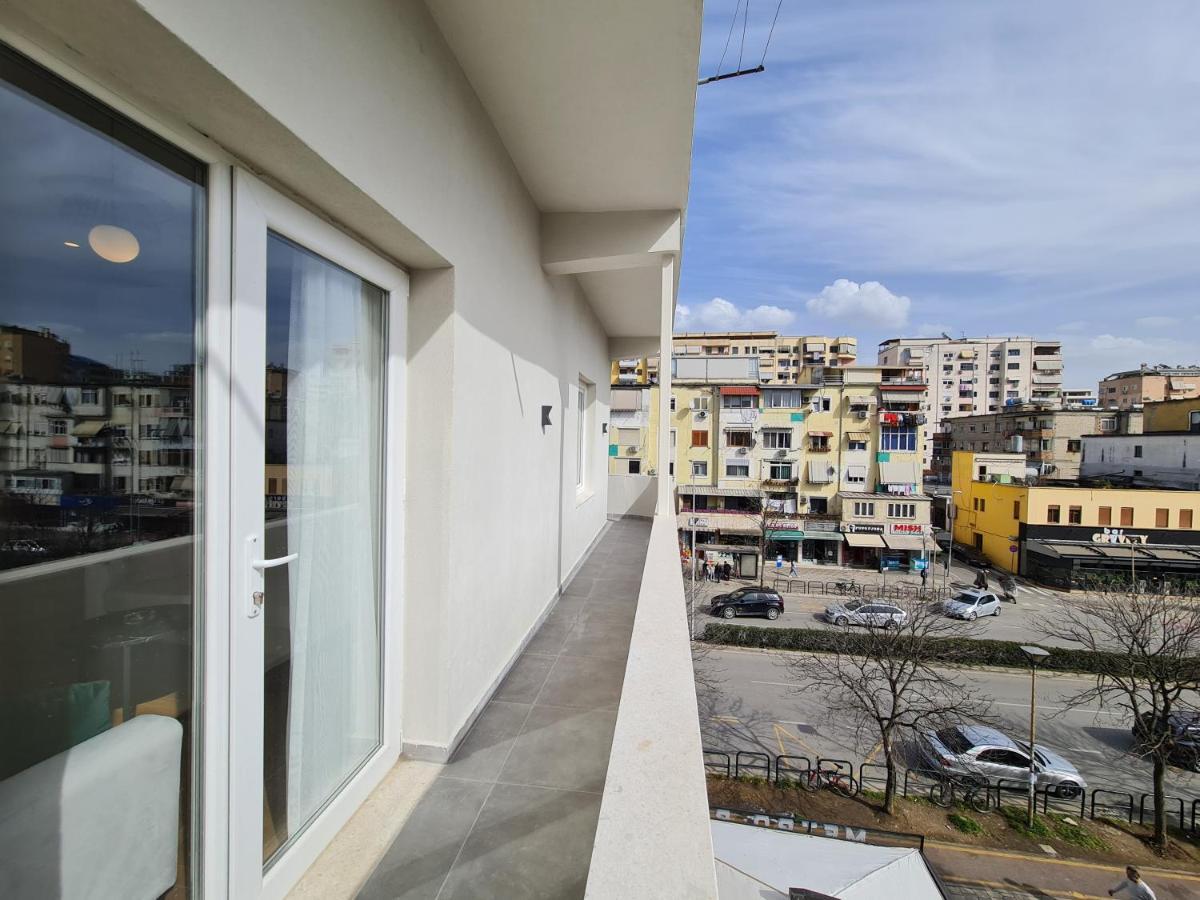 Adore - Modern Apartment Tirana Exteriör bild
