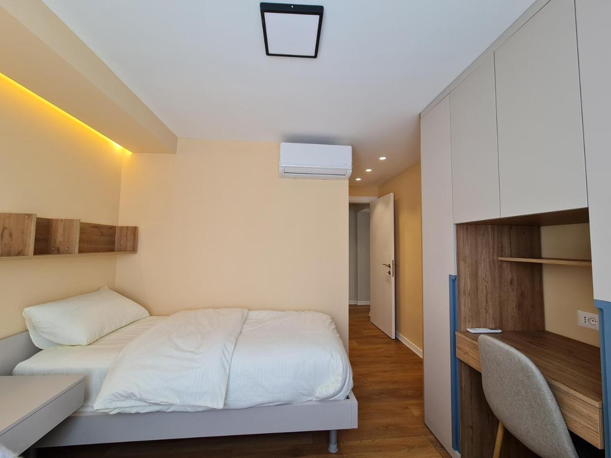 Adore - Modern Apartment Tirana Exteriör bild