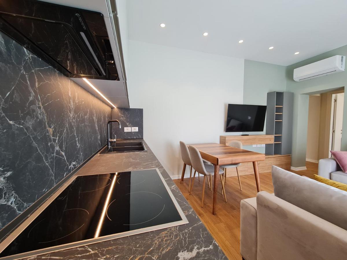 Adore - Modern Apartment Tirana Exteriör bild